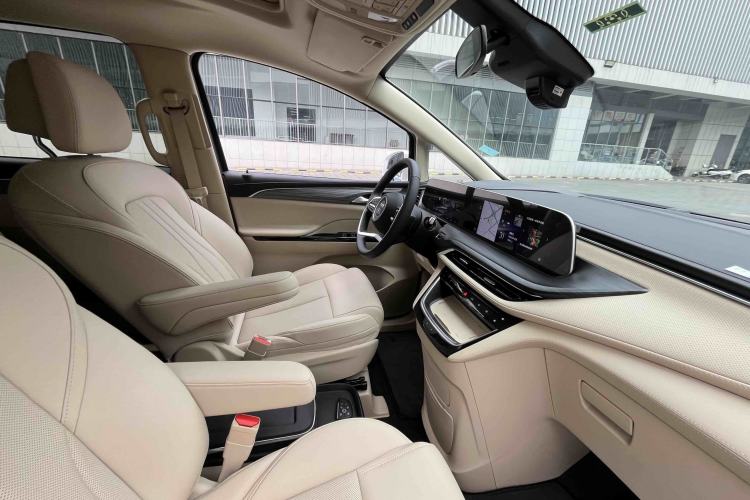 Used Buick GL8 New Energy 2025 Lu Shang Luxury Edition 7-Seater Interior 12