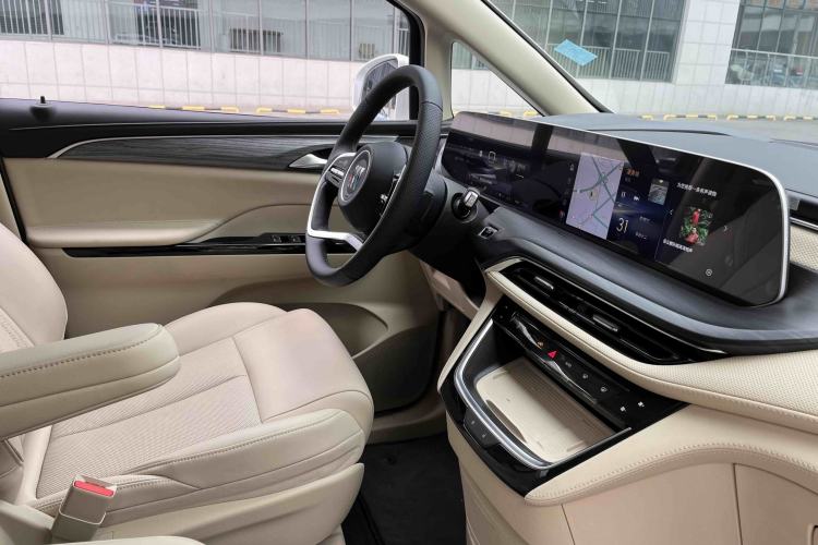 Used Buick GL8 New Energy 2025 Lu Shang Luxury Edition 7-Seater Interior 13