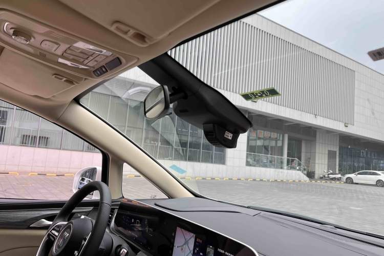 Used Buick GL8 New Energy 2025 Lu Shang Luxury Edition 7-Seater Interior 15