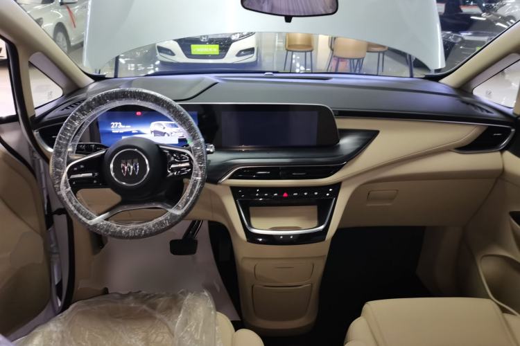 Used Buick GL8 New Energy 2025 Lushang First-Drive Edition 7-Seater Interior 2