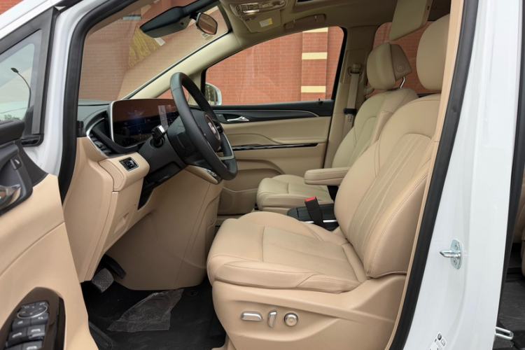 Used Buick GL8 New Energy 2025 Lu Shang Luxury Edition 7-Seater Interior 2
