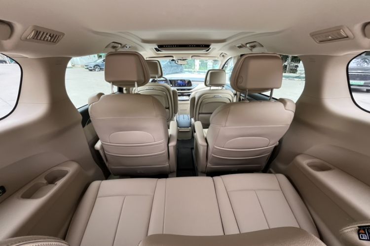 Used Buick GL8 New Energy 2025 Lu Shang Luxury Edition 7-Seater Interior 3