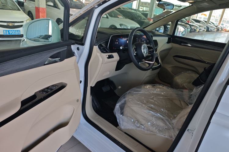 Used Buick GL8 New Energy 2025 Lushang First-Drive Edition 7-Seater Interior 3