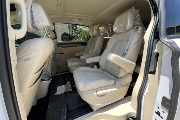 Used Buick GL8 New Energy 2025 Lu Shang Smart Enjoyment Edition 7-Seater Interior 3