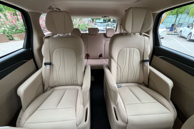 Used Buick GL8 New Energy 2025 Lu Shang Luxury Edition 7-Seater Interior 3