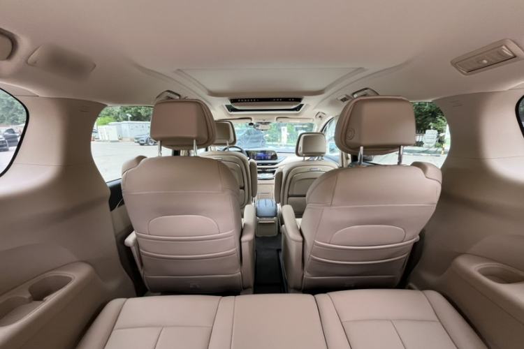 Used Buick GL8 New Energy 2025 Lu Shang Luxury Edition 7-Seater Interior 4