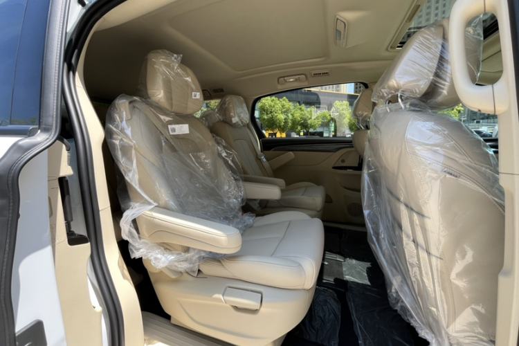 Used Buick GL8 New Energy 2025 Lu Shang Smart Enjoyment Edition 7-Seater Interior 4