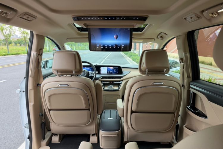 Used Buick GL8 New Energy 2025 Lu Shang Luxury Edition 7-Seater Interior 5