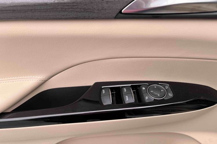 Used Buick GL8 New Energy 2025 Lu Shang Luxury Edition 7-Seater Interior 6