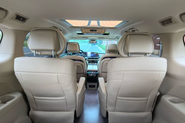 Used Buick GL8 New Energy 2025 Lu Shang Smart Enjoyment Edition 7-Seater Interior 7