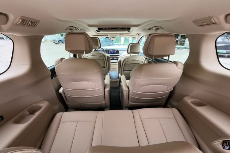 Used Buick GL8 New Energy 2025 Lu Shang Luxury Edition 7-Seater Interior 7