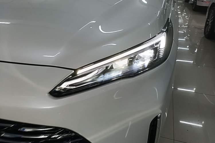 Used Buick GL8 New Energy 2025 Lu Shang Luxury Edition 7-Seater Left Front Headlight