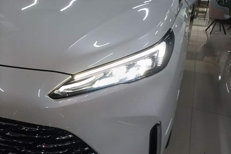 Used Buick GL8 New Energy 2025 Lu Shang Luxury Edition 7-Seater Left Front Headlight