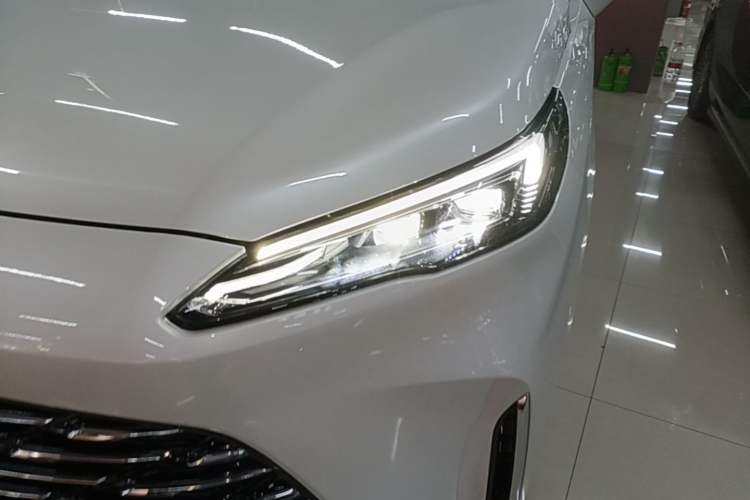 Used Buick GL8 New Energy 2025 Lu Shang Luxury Edition 7-Seater Left Front Headlight
