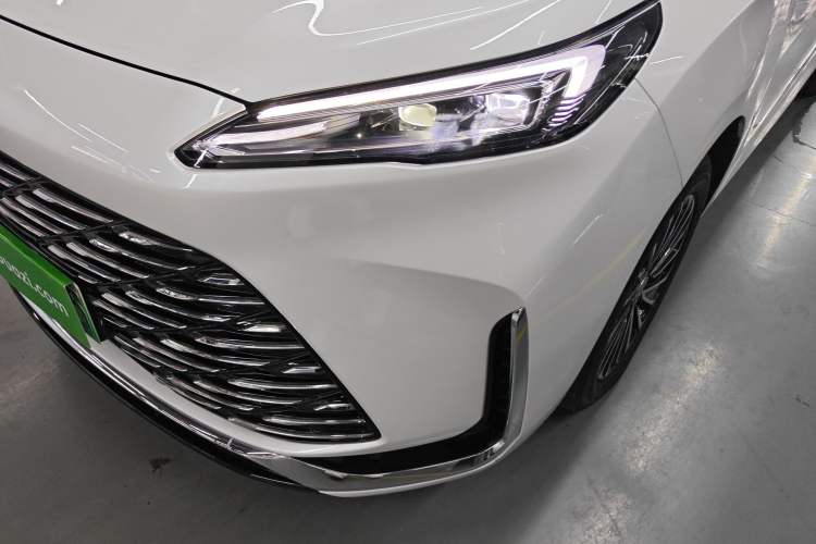 Used Buick GL8 New Energy 2025 Lushang First-Drive Edition 7-Seater Left Front Headlight