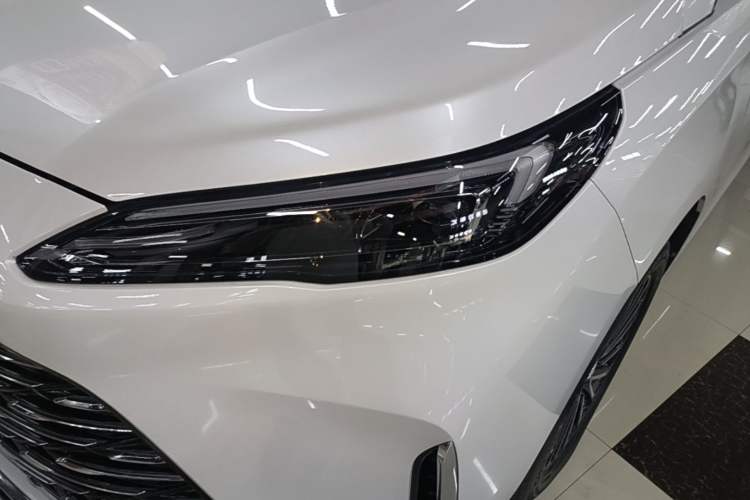 Used Buick GL8 New Energy 2025 Lu Shang Luxury Edition 7-Seater Left Front Headlight
