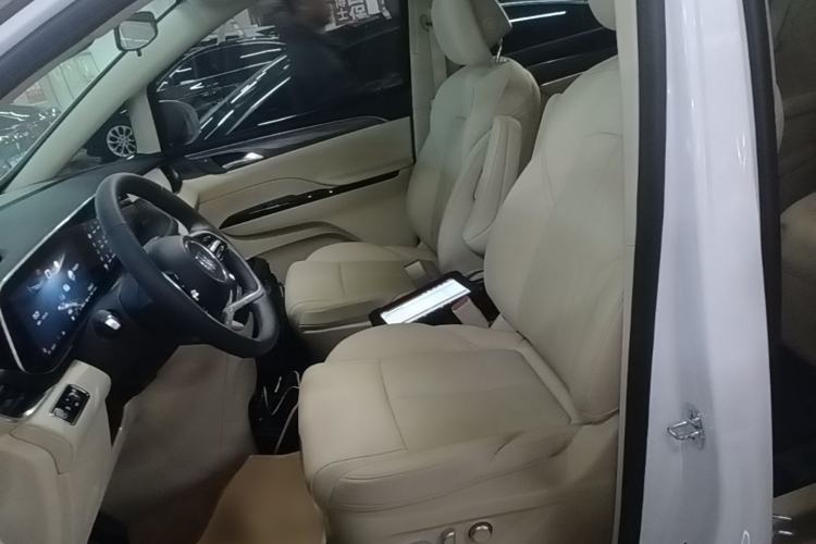 Used Buick GL8 New Energy 2025 Lu Shang Luxury Edition 7-Seater Left Front Seat