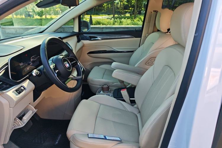Used Buick GL8 New Energy 2025 Lu Shang Luxury Edition 7-Seater Left Front Seat