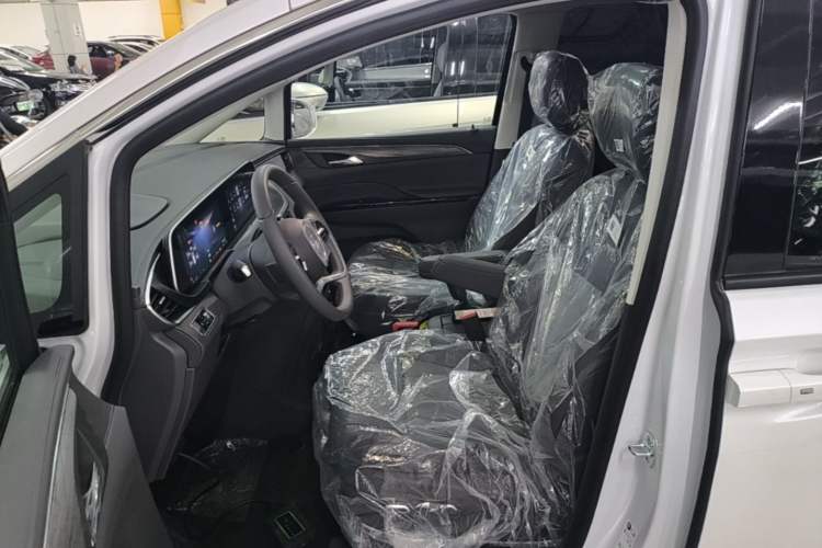 Used Buick GL8 New Energy 2025 Lushang First-Drive Edition 7-Seater Left Front Seat