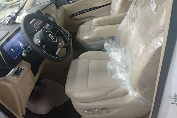 Used Buick GL8 New Energy 2025 Lushang First-Drive Edition 7-Seater Left Front Seat