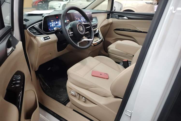 Used Buick GL8 New Energy 2025 Lu Shang Luxury Edition 7-Seater Left Front Seat