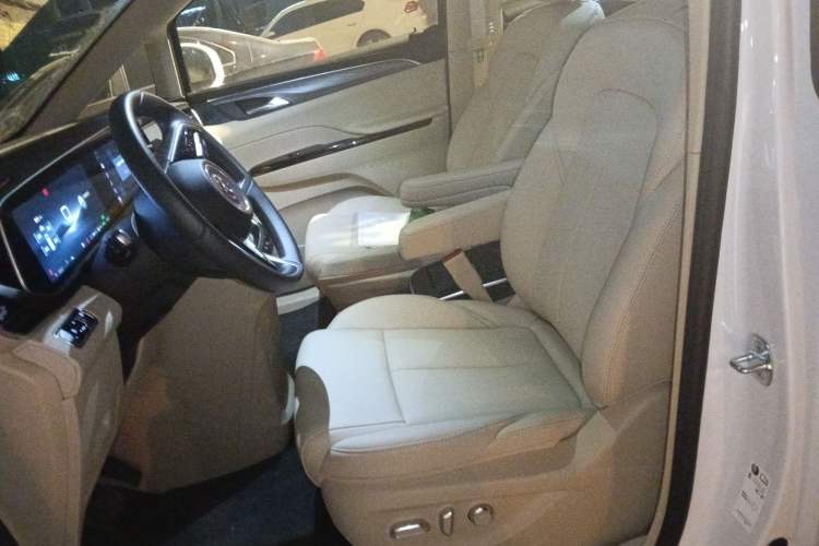 Used Buick GL8 New Energy 2025 Lushang First-Drive Edition 7-Seater Left Front Seat