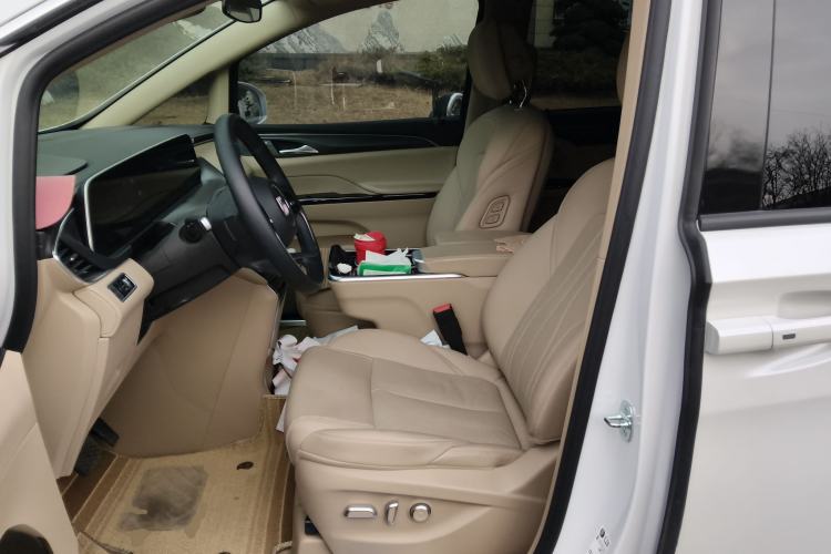 Used Buick GL8 New Energy 2025 Lu Shang Luxury Edition 7-Seater Left Front Seat