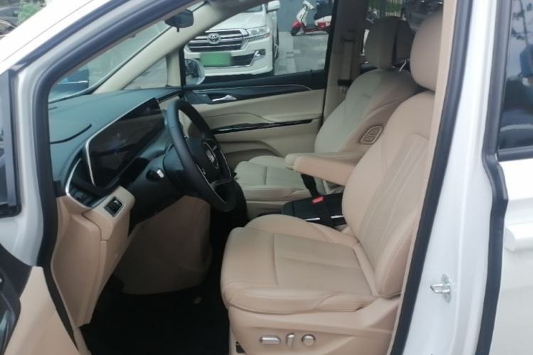 Used Buick GL8 New Energy 2025 Lu Shang Luxury Edition 7-Seater Left Front Seat