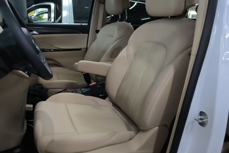 Used Buick GL8 New Energy 2025 Lu Shang Luxury Edition 7-Seater Left Front Seat
