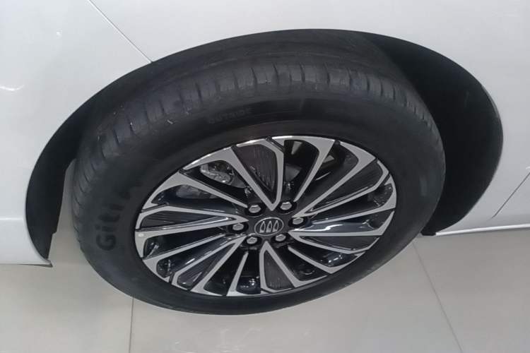 Used Buick GL8 New Energy 2025 Lu Shang Luxury Edition 7-Seater Left Front Wheel Hub