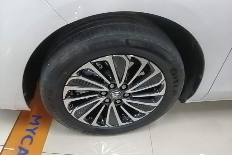 Used Buick GL8 New Energy 2025 Lu Shang Luxury Edition 7-Seater Left Front Wheel Hub
