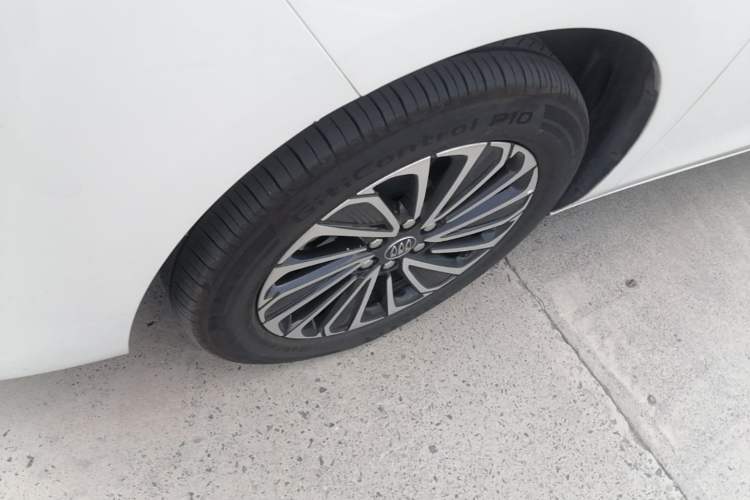 Used Buick GL8 New Energy 2025 Lu Shang Smart Enjoyment Edition 7-Seater Left Front Wheel Hub