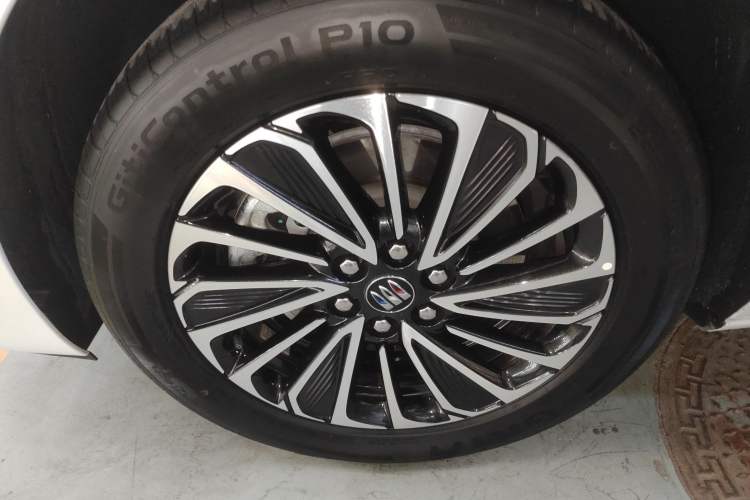Used Buick GL8 New Energy 2025 Lu Shang Smart Enjoyment Edition 7-Seater Left Front Wheel Hub
