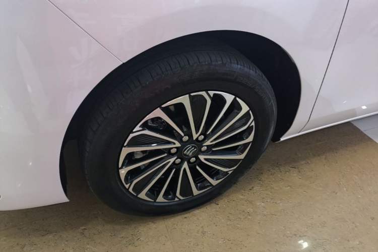 Used Buick GL8 New Energy 2025 Lu Shang Luxury Edition 7-Seater Left Front Wheel Hub