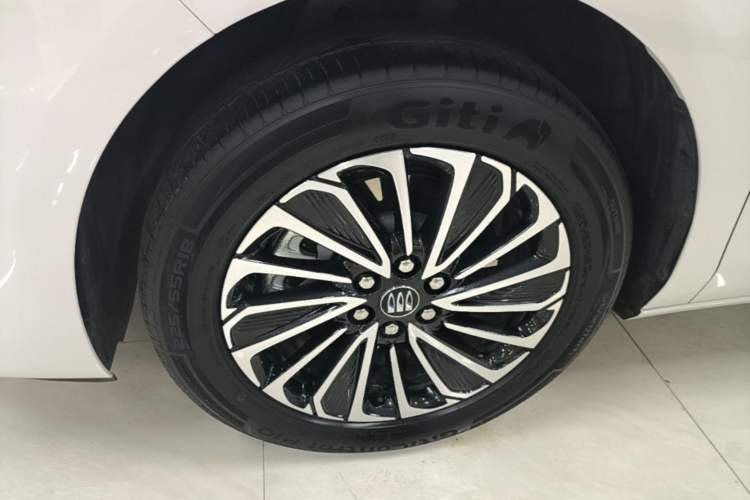 Used Buick GL8 New Energy 2025 Lu Shang Smart Enjoyment Edition 7-Seater Left Front Wheel Hub