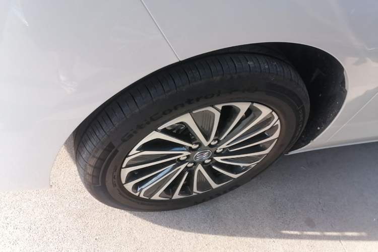 Used Buick GL8 New Energy 2025 Lu Shang Smart Enjoyment Edition 7-Seater Left Front Wheel Hub