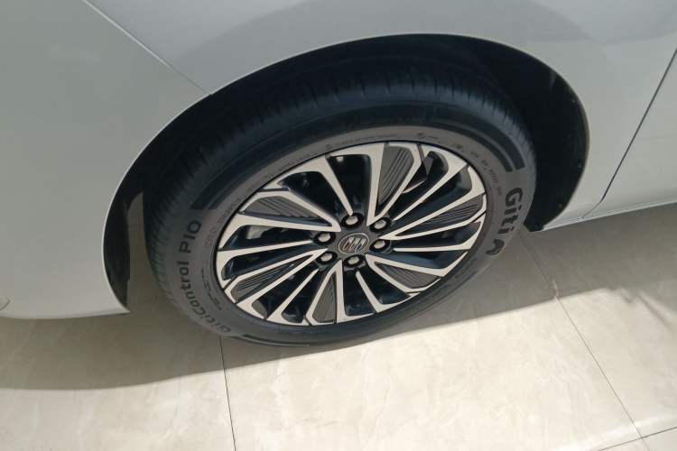 Used Buick GL8 New Energy 2025 Lu Shang Luxury Edition 7-Seater Left Front Wheel Hub