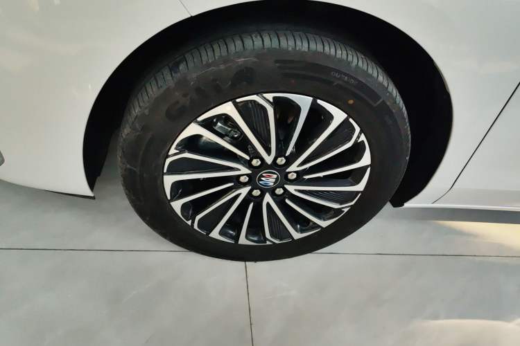 Used Buick GL8 New Energy 2025 Lu Shang Luxury Edition 7-Seater Left Front Wheel Hub