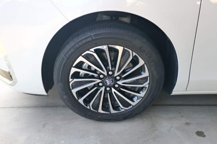 Used Buick GL8 New Energy 2025 Lu Shang Luxury Edition 7-Seater Left Front Wheel Hub