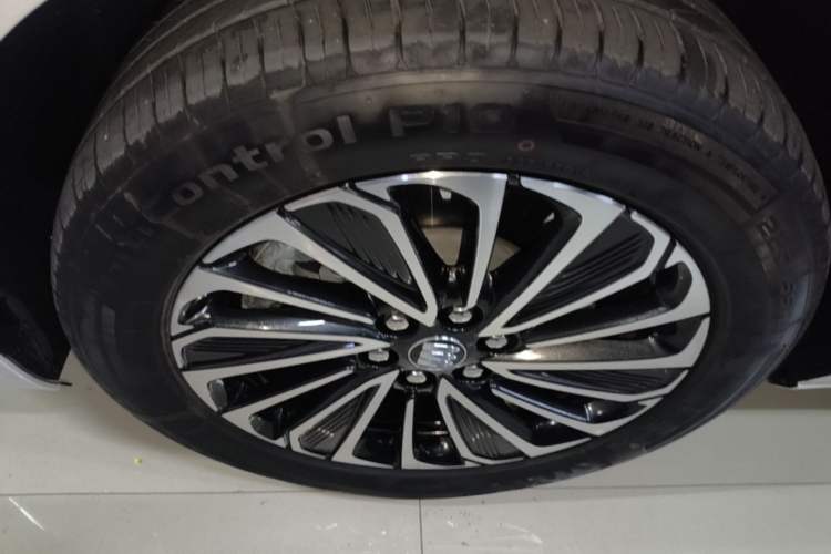 Used Buick GL8 New Energy 2025 Lu Shang Luxury Edition 7-Seater Left Front Wheel Hub