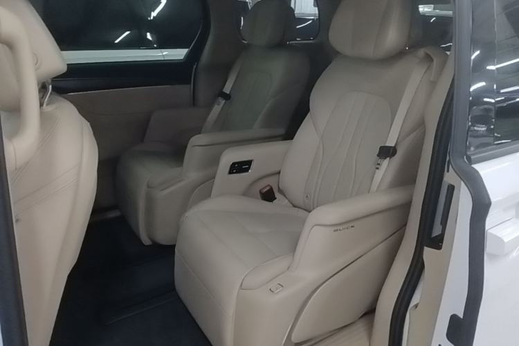 Used Buick GL8 New Energy 2025 Lu Shang Luxury Edition 7-Seater Left Rear Seat