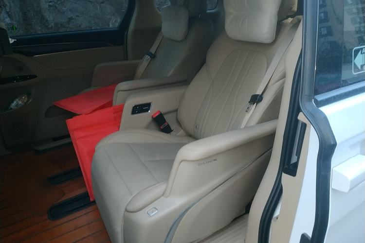 Used Buick GL8 New Energy 2025 Lu Shang Luxury Edition 7-Seater Left Rear Seat