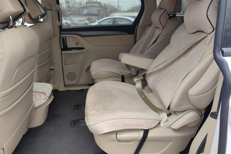 Used Buick GL8 New Energy 2025 Lushang First-Drive Edition 7-Seater Left Rear Seat