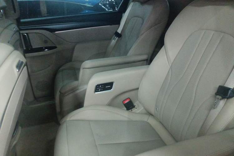 Used Buick GL8 New Energy 2025 Lu Shang Luxury Edition 7-Seater Left Rear Seat