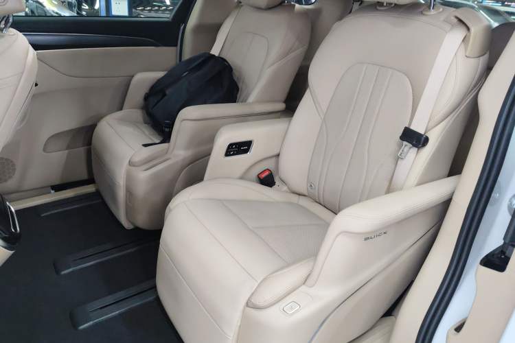 Used Buick GL8 New Energy 2025 Lu Shang Luxury Edition 7-Seater Left Rear Seat