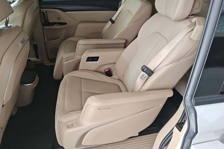 Used Buick GL8 New Energy 2025 Lu Shang Luxury Edition 7-Seater Left Rear Seat