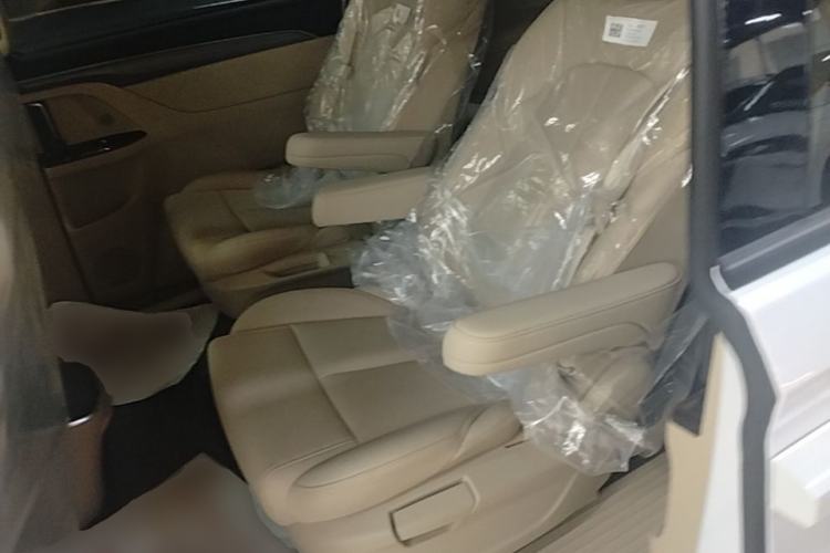 Used Buick GL8 New Energy 2025 Lushang First-Drive Edition 7-Seater Left Rear Seat