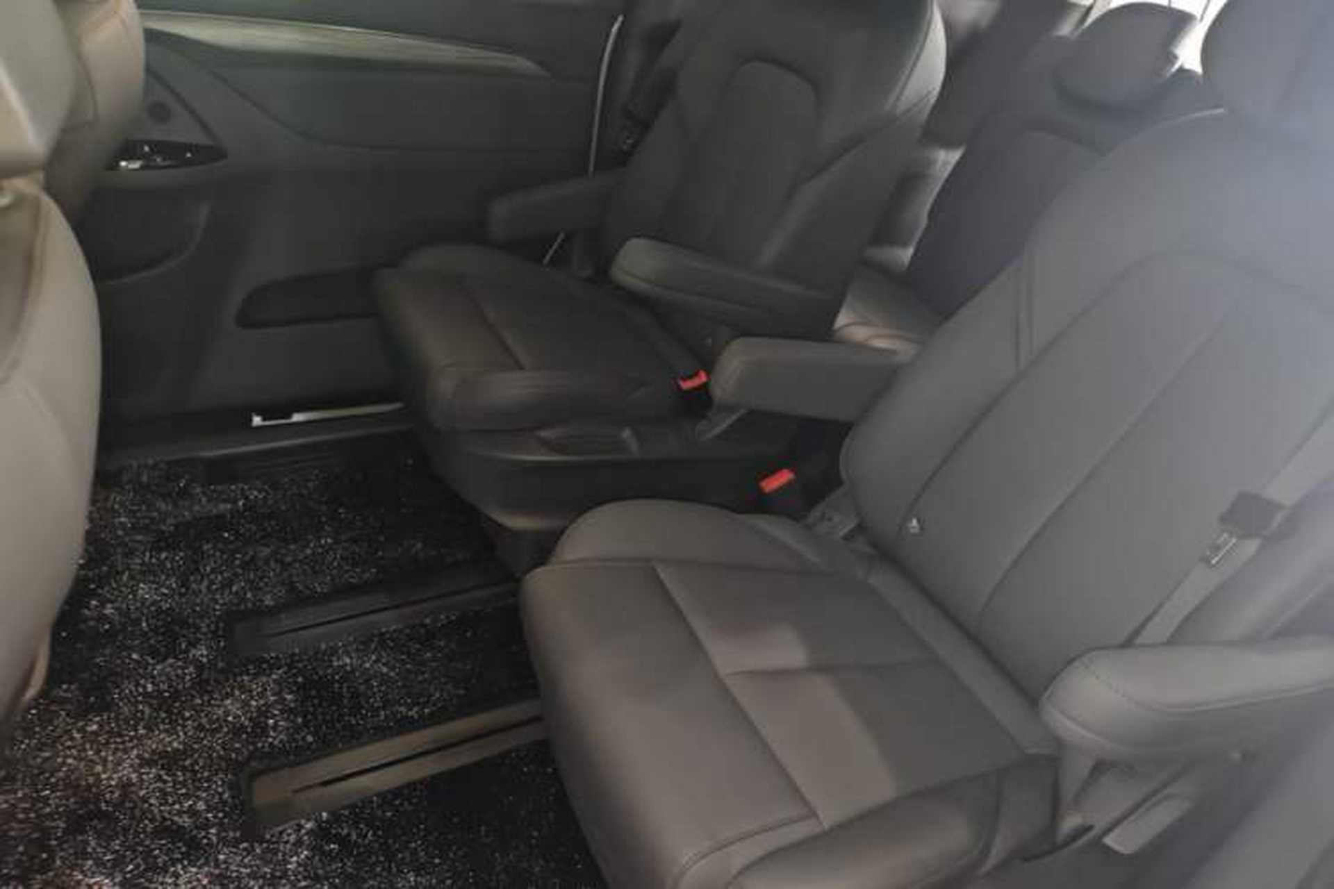 Used Buick GL8 New Energy 2025 Lushang First-Drive Edition 7-Seater Left Rear Seat
