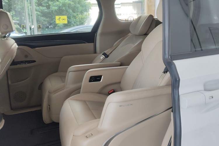 Used Buick GL8 New Energy 2025 Lu Shang Luxury Edition 7-Seater Left Rear Seat