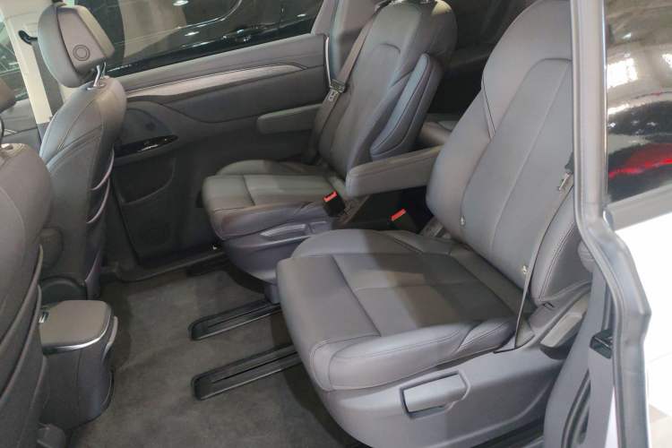 Used Buick GL8 New Energy 2025 Lu Shang Smart Enjoyment Edition 7-Seater Left Rear Seat